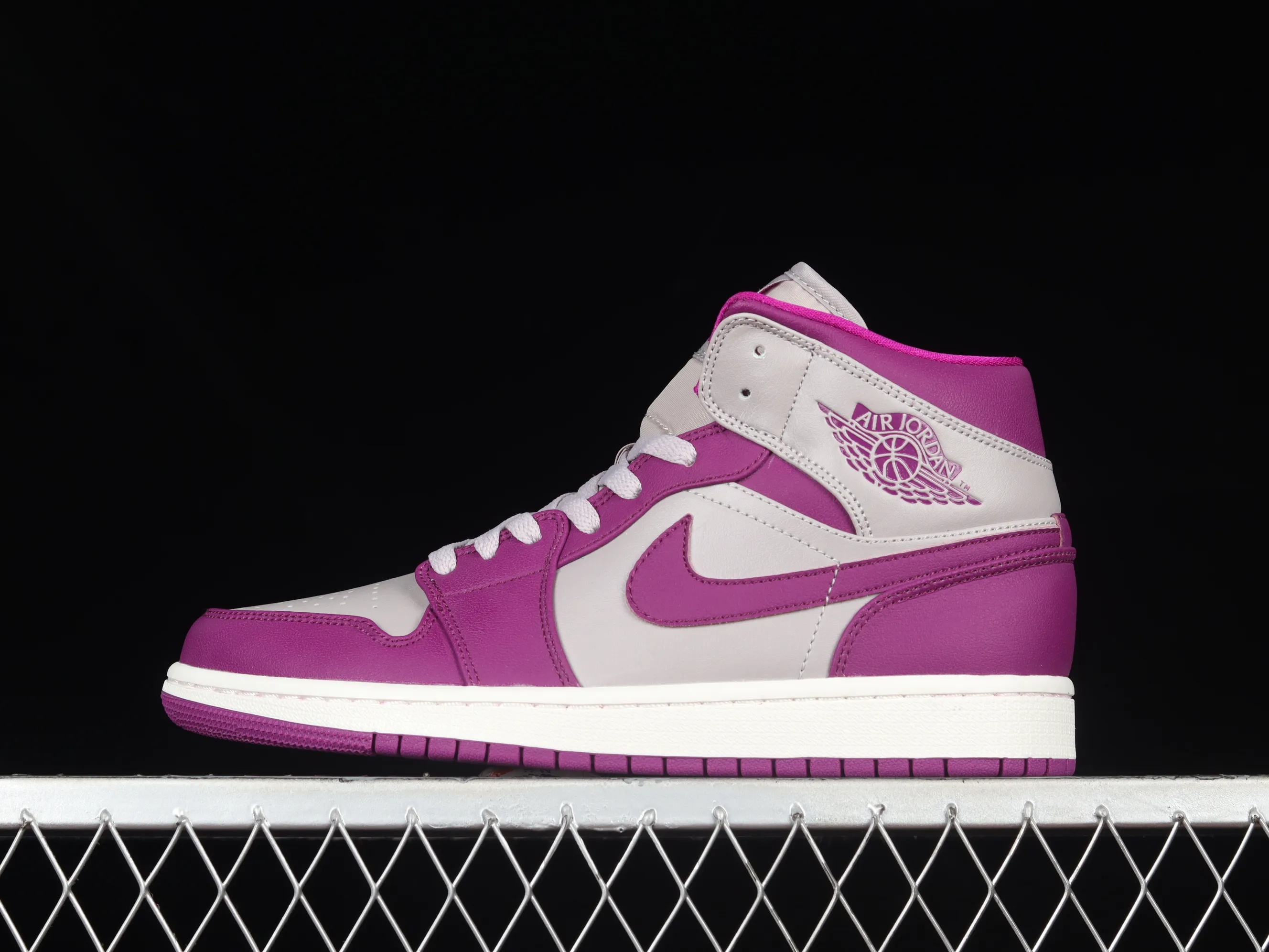 All categories Air Jordan Jordan series basketball shoes Air Jordan 1 Mid Air Jordan 1 Mid "Magenta" AJ1 Joe 1 purple gray China basketball shoes BQ6472-501